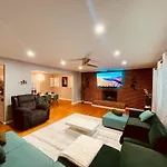 Cincinnati Cozy Entertainment Home Downtown